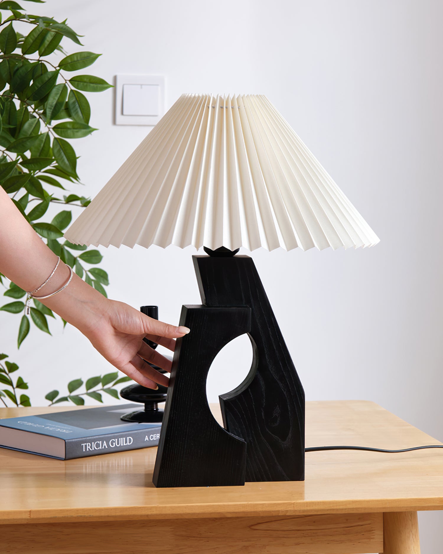 Zain Pleated Table Lamp